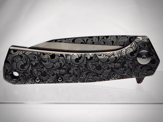 Model 1982 Scrolls Deep Engraved - Customized Premium Folding Knife