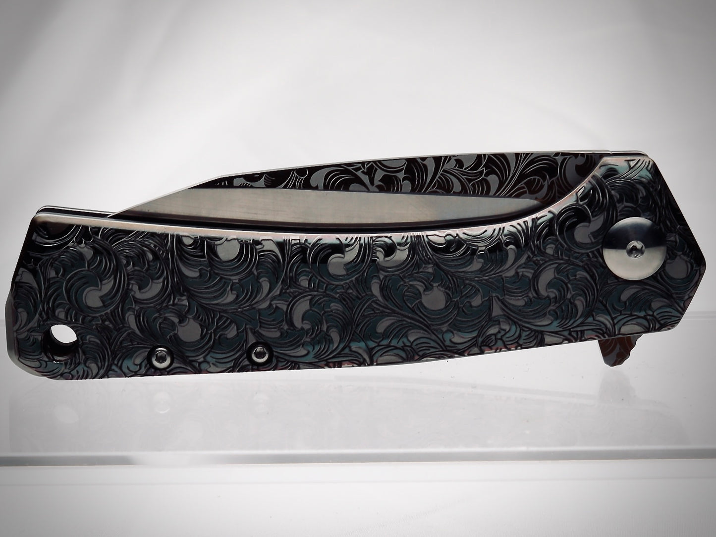Model 1982 Reverse Scrolls Deep Engraved - Customized Premium Folding Knife