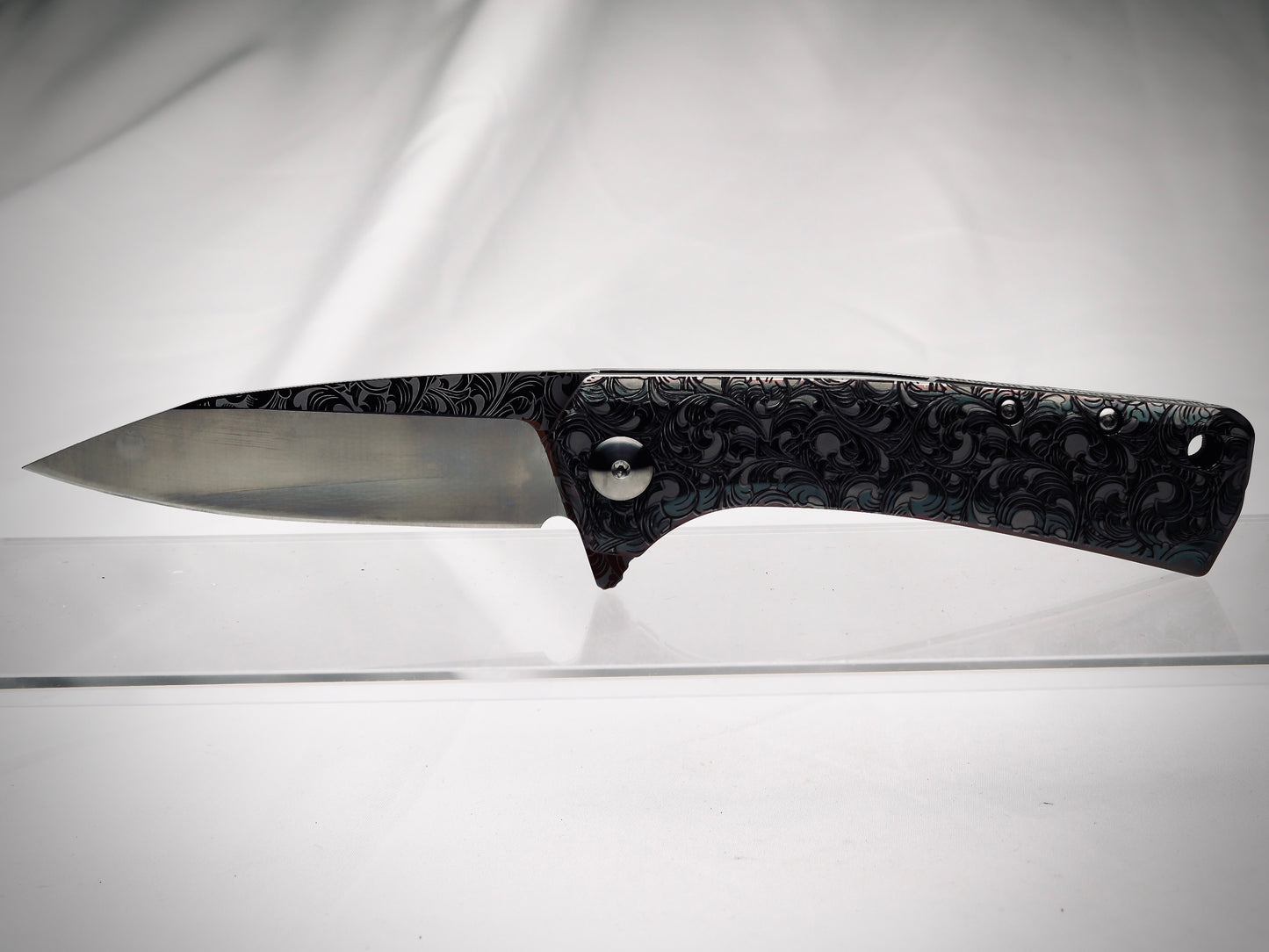 Model 1982 Reverse Scrolls Deep Engraved - Customized Premium Folding Knife