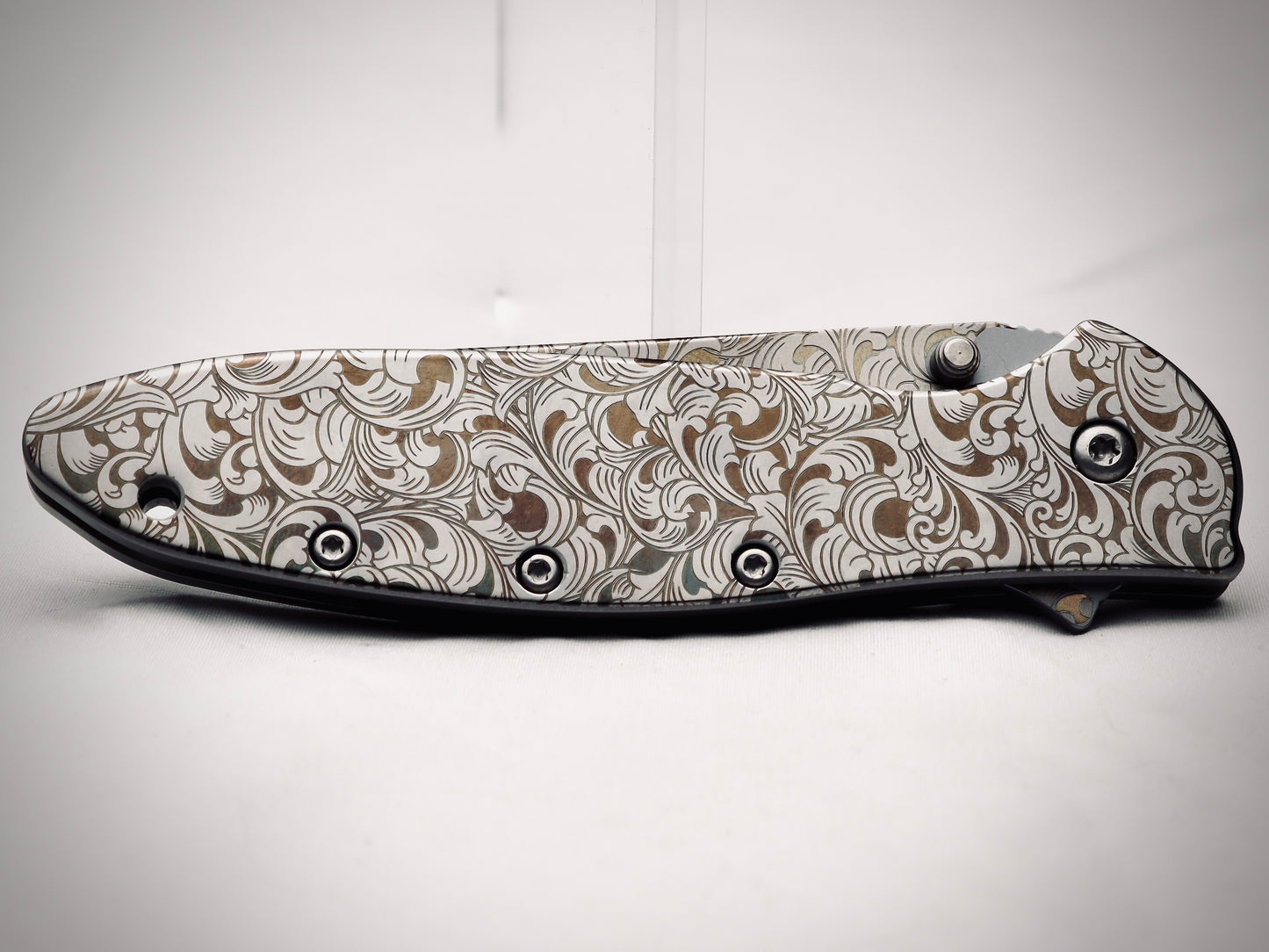 Platform 01 - Scrolls – Customized Folding Knife