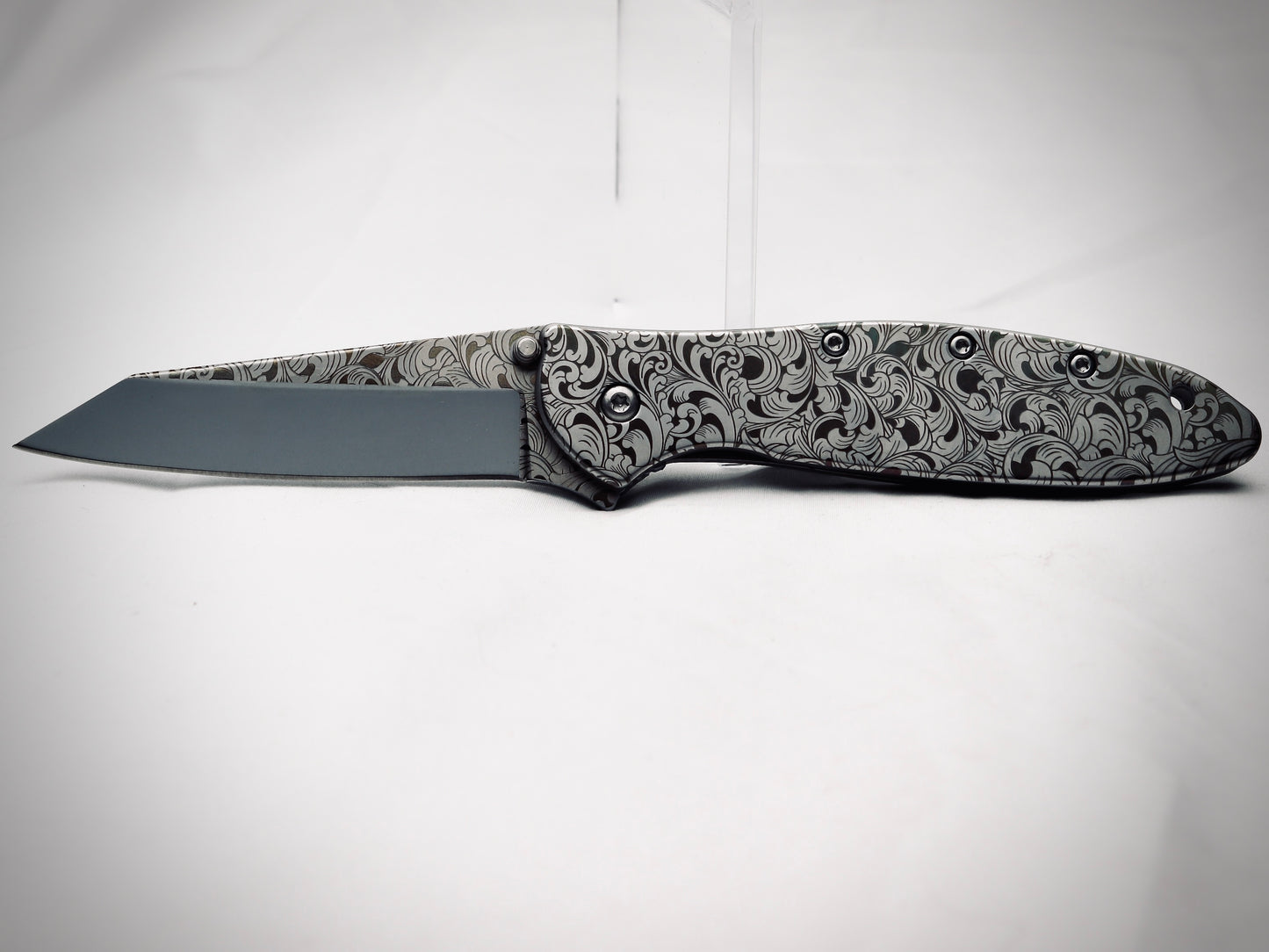 Platform 01 - Scrolls – Customized Folding Knife