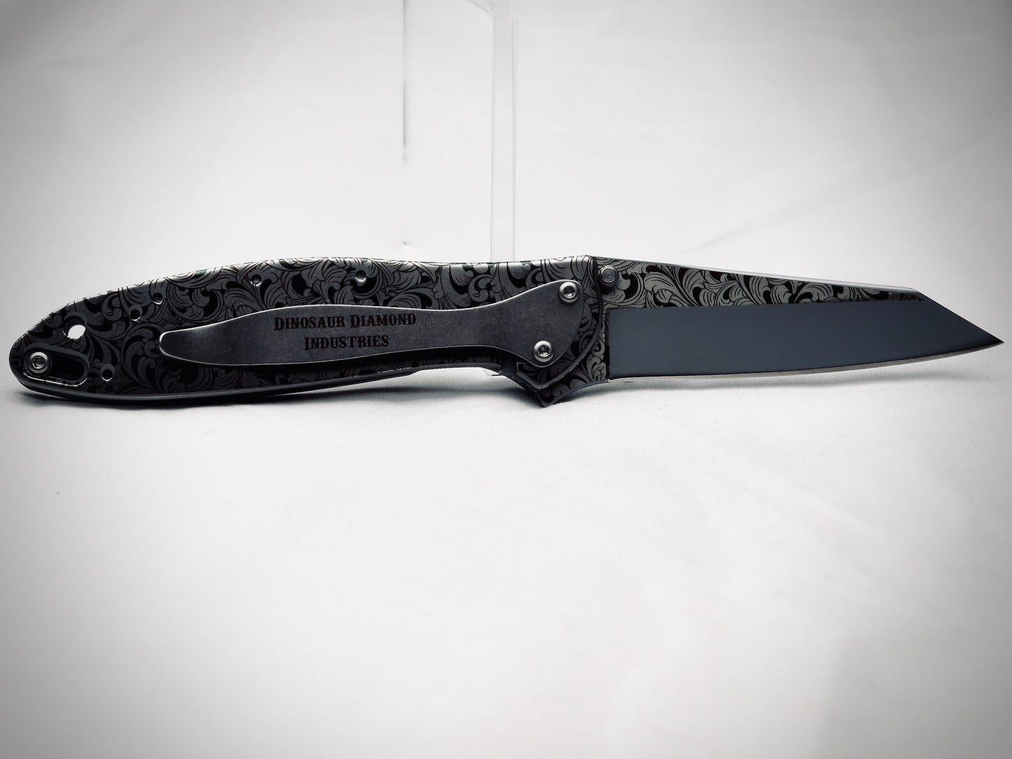 Platform 01 - Scrolls – Customized Folding Knife
