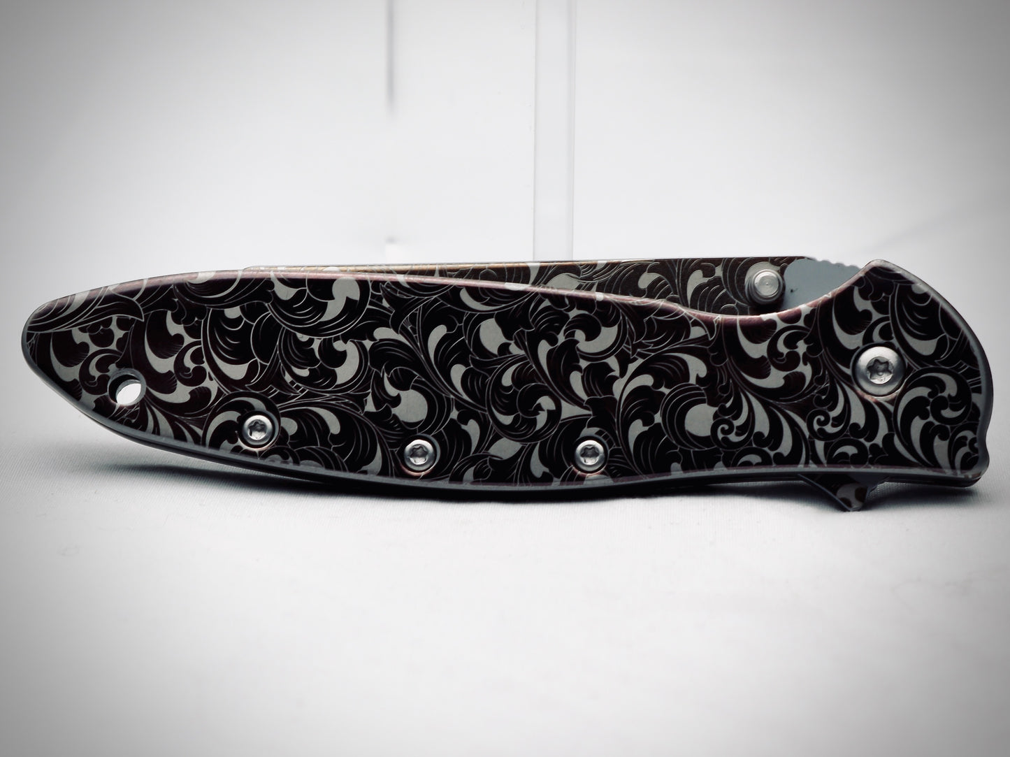 Platform 01 - Reverse Scrolls – Customized Folding Knife