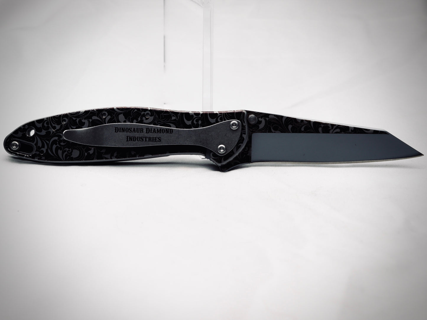 Platform 01 - Reverse Scrolls – Customized Folding Knife